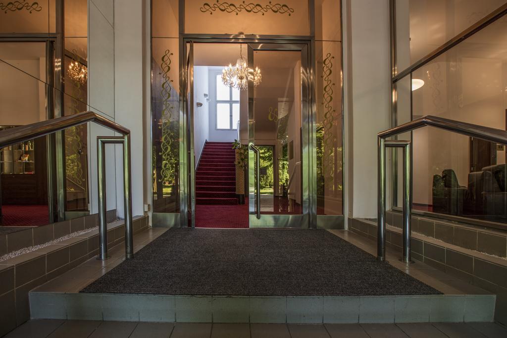 Hotel Bellevue Tlapak Poděbrady Dış mekan fotoğraf
