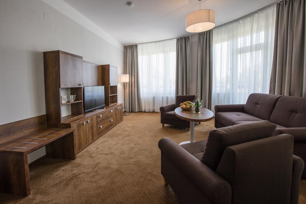 Hotel Bellevue Tlapak Poděbrady Dış mekan fotoğraf