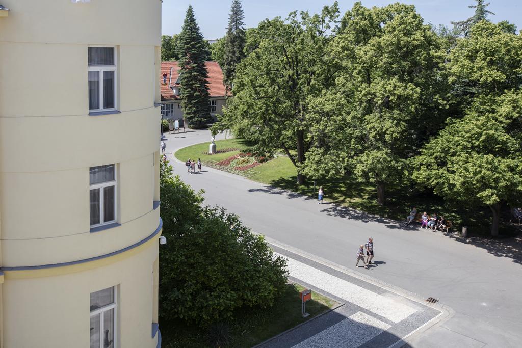 Hotel Bellevue Tlapak Poděbrady Dış mekan fotoğraf