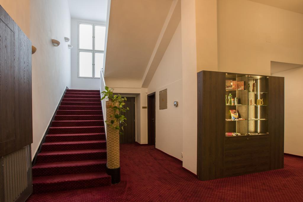 Hotel Bellevue Tlapak Poděbrady Dış mekan fotoğraf
